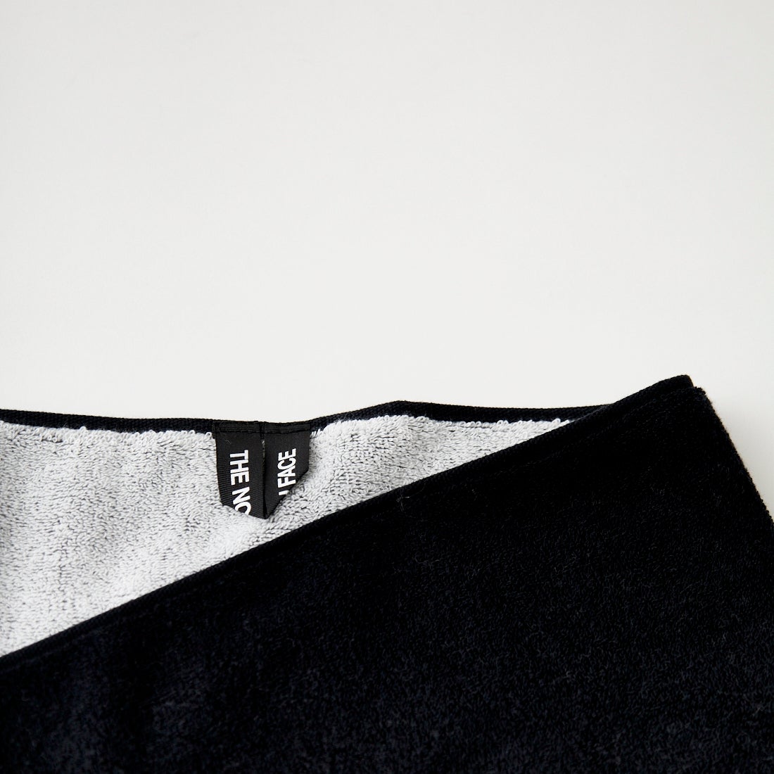 THE NORTH FACE [ザ ノースフェイス] コンフォートコットンタオル L [NN22100] K ﾌﾞﾗｯｸ
