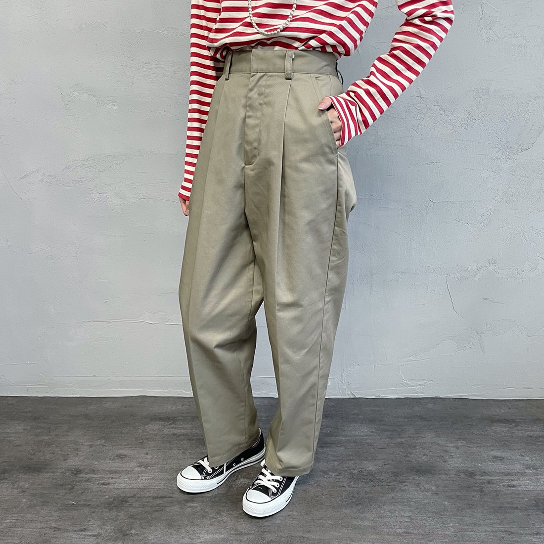 Jeans Factory Clothes [ジーンズファクトリークローズ] 1タック イージースラックスパンツ [22AWINW-03PT] BEIGE &&モデル身長：161cm 着用サイズ：S&&