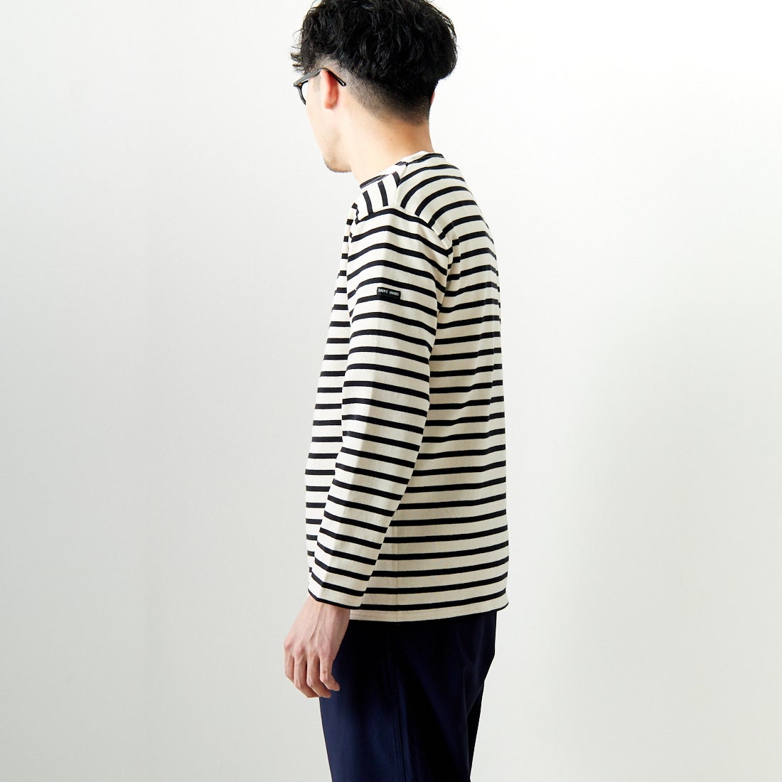 ST.JAMES [セントジェームス] バスクボーダーロングスリーブTシャツ [OUESSANT] ECR/NOI&&モデル身長：168cm 着用サイズ：4&&