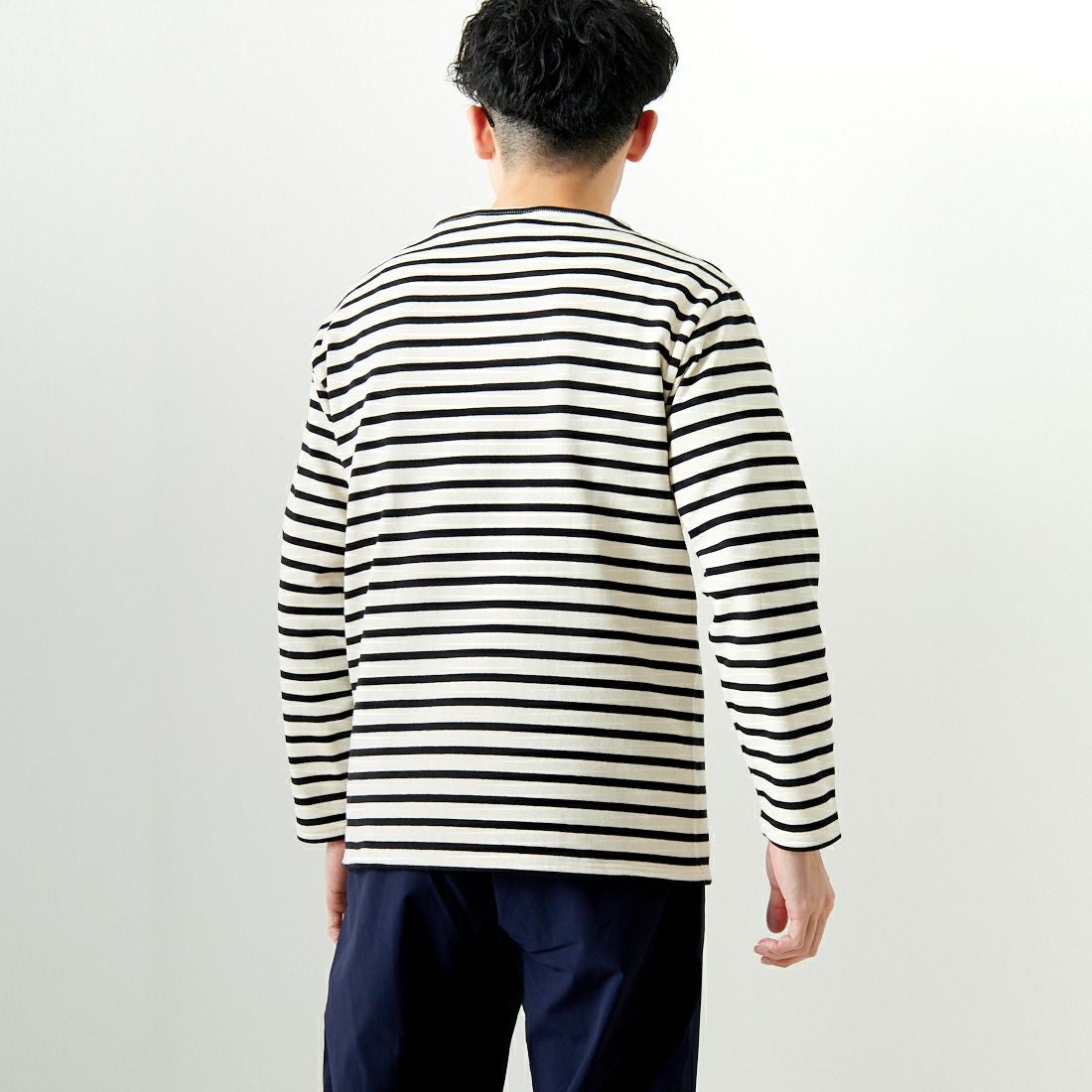 ST.JAMES [セントジェームス] バスクボーダーロングスリーブTシャツ [OUESSANT] ECR/NOI&&モデル身長：168cm 着用サイズ：4&&