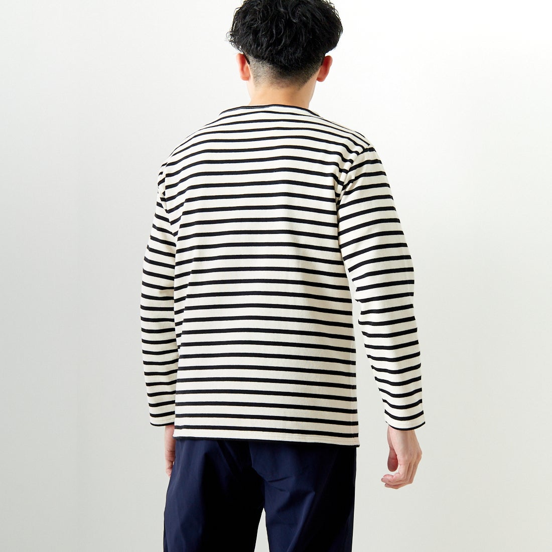 ST.JAMES [セントジェームス] バスクボーダーロングスリーブTシャツ [OUESSANT] ECR/NOI&&モデル身長：168cm 着用サイズ：4&&