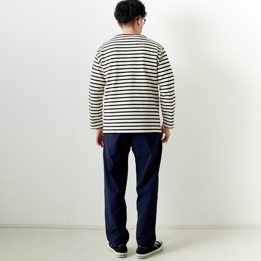 ST.JAMES [セントジェームス] バスクボーダーロングスリーブTシャツ [OUESSANT] ECR/NOI&&モデル身長：168cm 着用サイズ：4&&