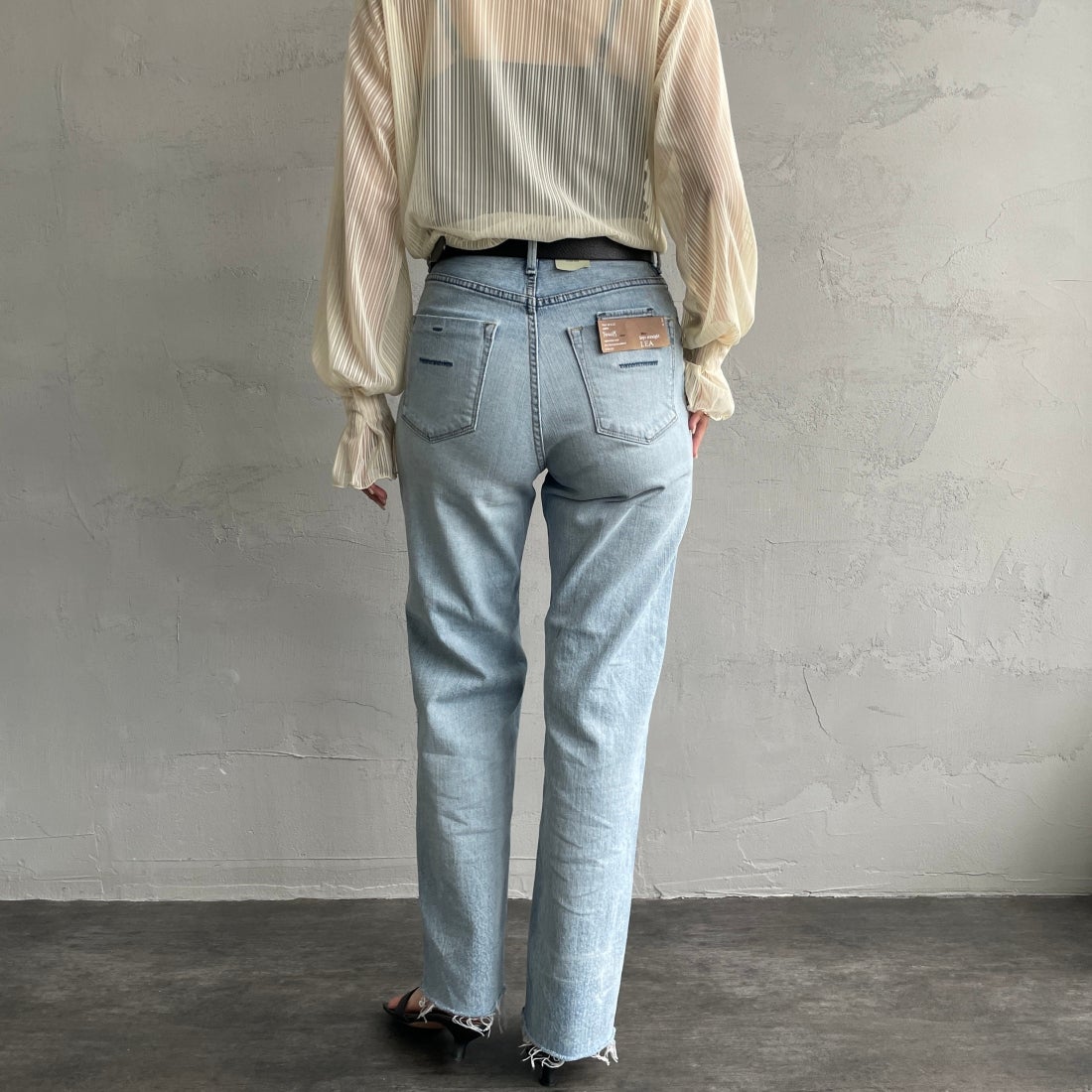 YANUK [ヤヌーク] ボーイズストレート LEA/レア [57121231] DMF &&モデル身長：163cm 着用サイズ：25&&