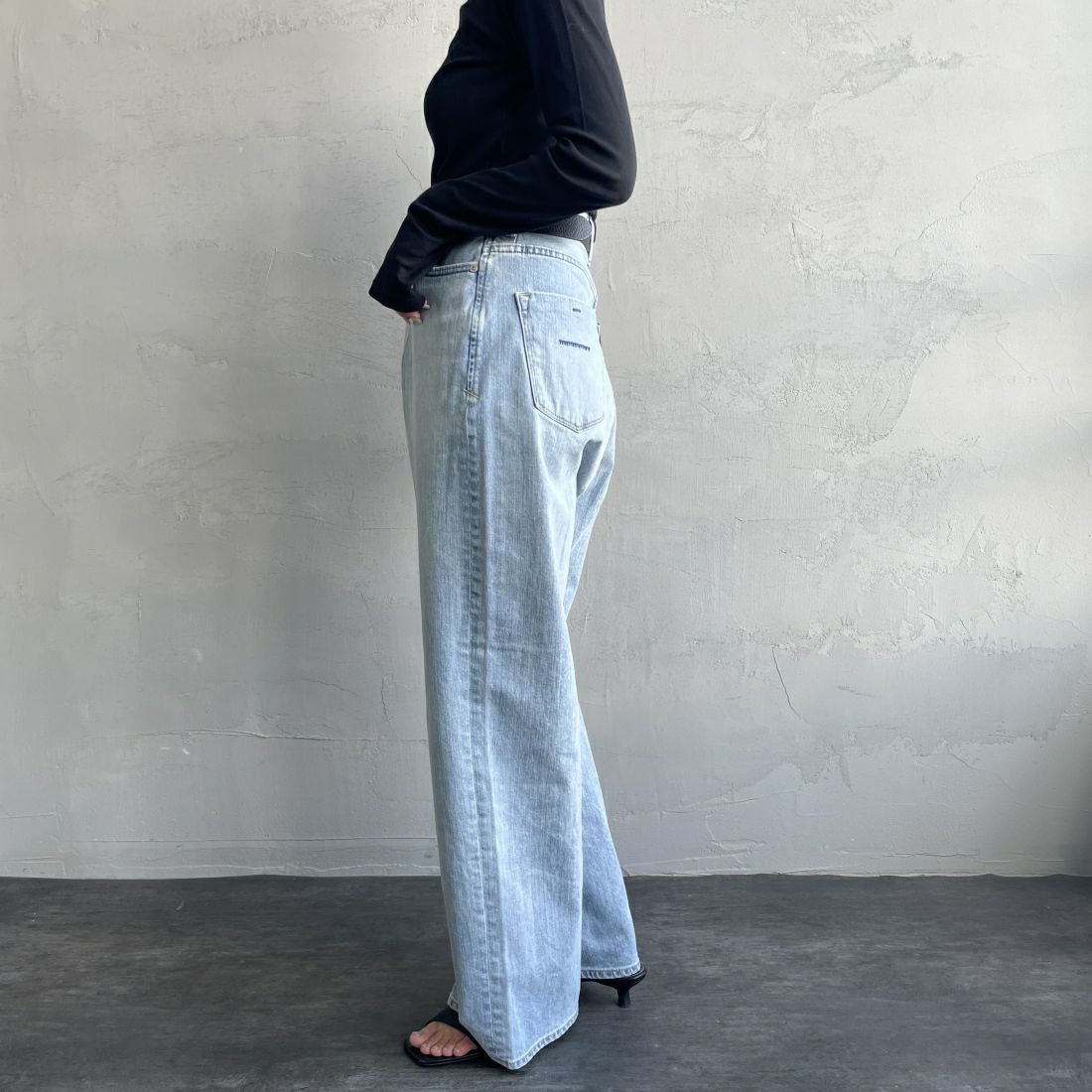 YANUK [ヤヌーク] ルーズストレート JOAN/ジョーン [57131301] FVS &&モデル身長：163cm 着用サイズ：25&&