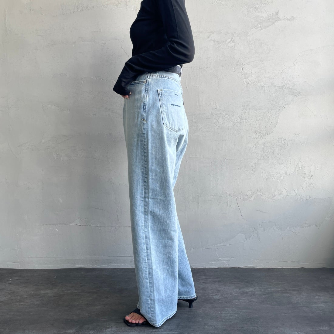 YANUK [ヤヌーク] ルーズストレート JOAN/ジョーン [57131301] FVS &&モデル身長：163cm 着用サイズ：25&&