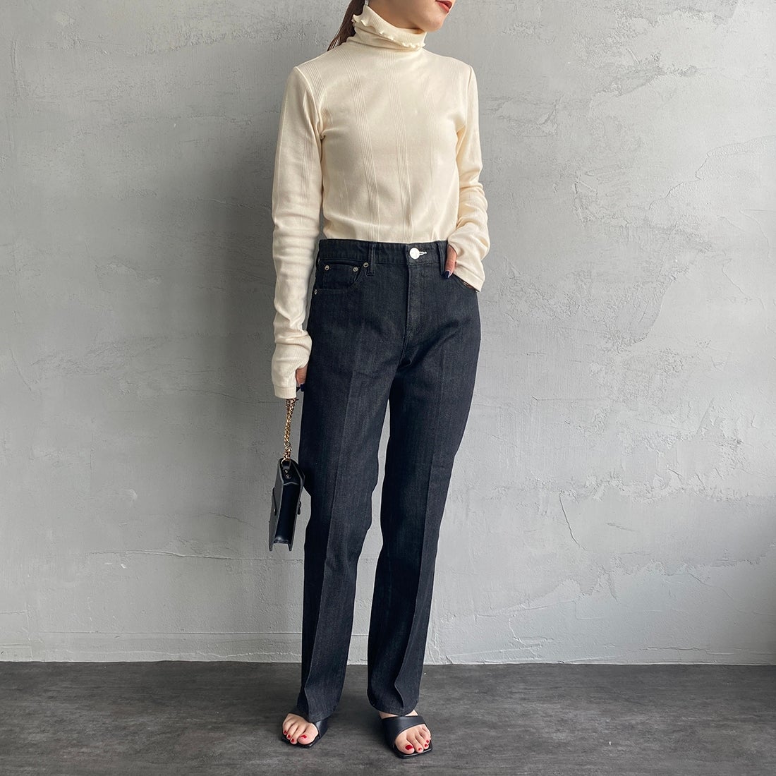 RED CARD TOKYO [レッドカード トーキョー] 辺見えみりコラボレーションモデル Emily ミッドライズフレアデニム [603513HE01-JF] C-BLK RINS &&モデル身長：156cm 着用サイズ：24&&