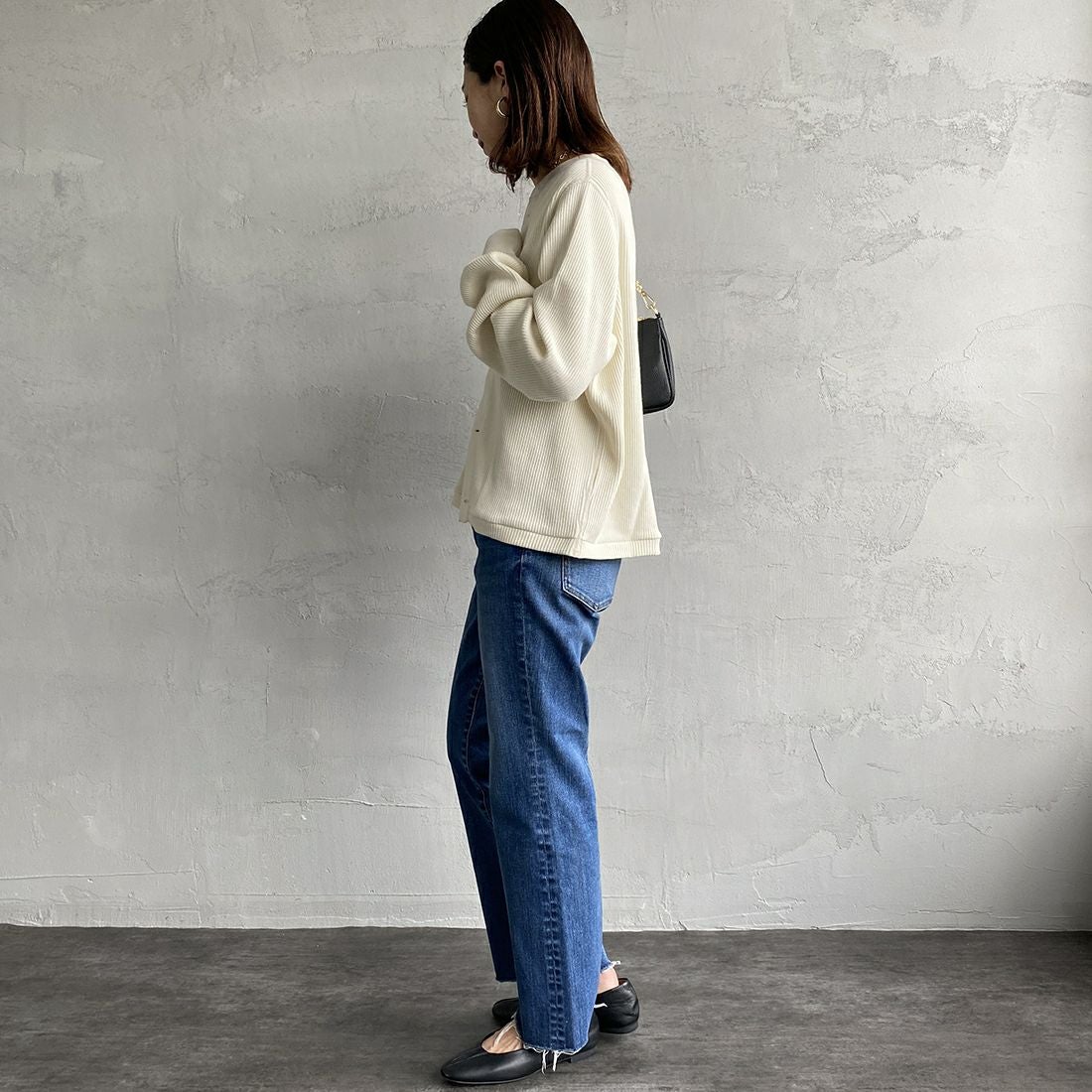 RED CARD TOKYO [レッドカード トーキョー] 辺見えみりコラボレーションモデル Emily ミッドライズフレアデニム [493513HE01-JF] C-MID BLU &&モデル身長：163cm 着用サイズ：25&&