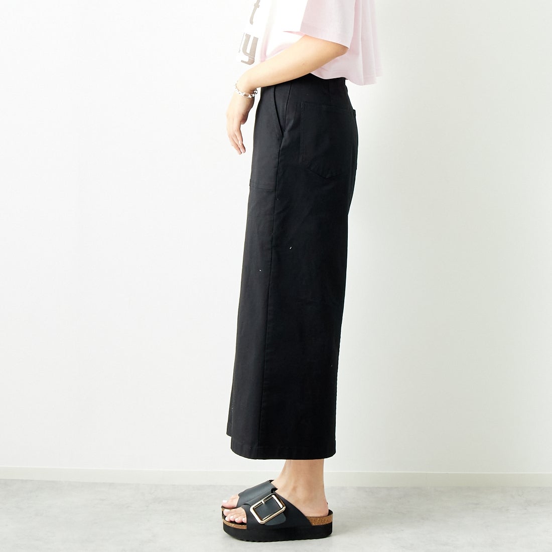 Jeans Factory Clothes [ジーンズファクトリークローズ] コットンストレッチタイトベイカースカート [ISJF-01] BLACK &&モデル身長：167cm 着用サイズ：38&&