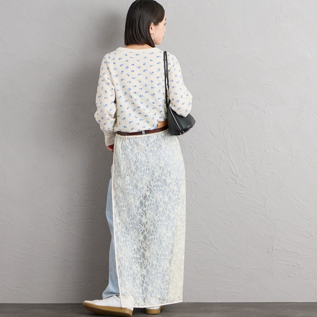 JE MORGAN [ジェイイーモーガン] ワッフル青花柄ロングスリーブTシャツ [JC091-59S] 04 NATURAL &&モデル身長：150cm 着用サイズ：F&&