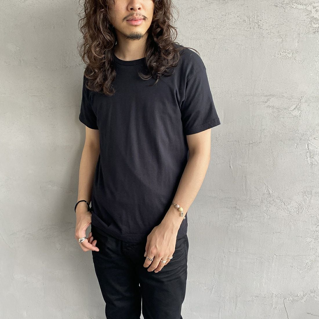 Hanes [ヘインズ] ジャパンフィット 2枚組 クルーネックTシャツ [H5320] 998 ｱｿｰﾄ &&モデル身長：173cm 着用サイズ：M&&