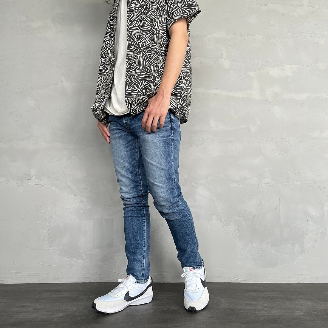 RED CARD TOKYO [レッドカード トーキョー] Rhythm スリムテーパードデニム [71786301VMD] K-VINT MID &&モデル身長：173cm 着用サイズ：29&&