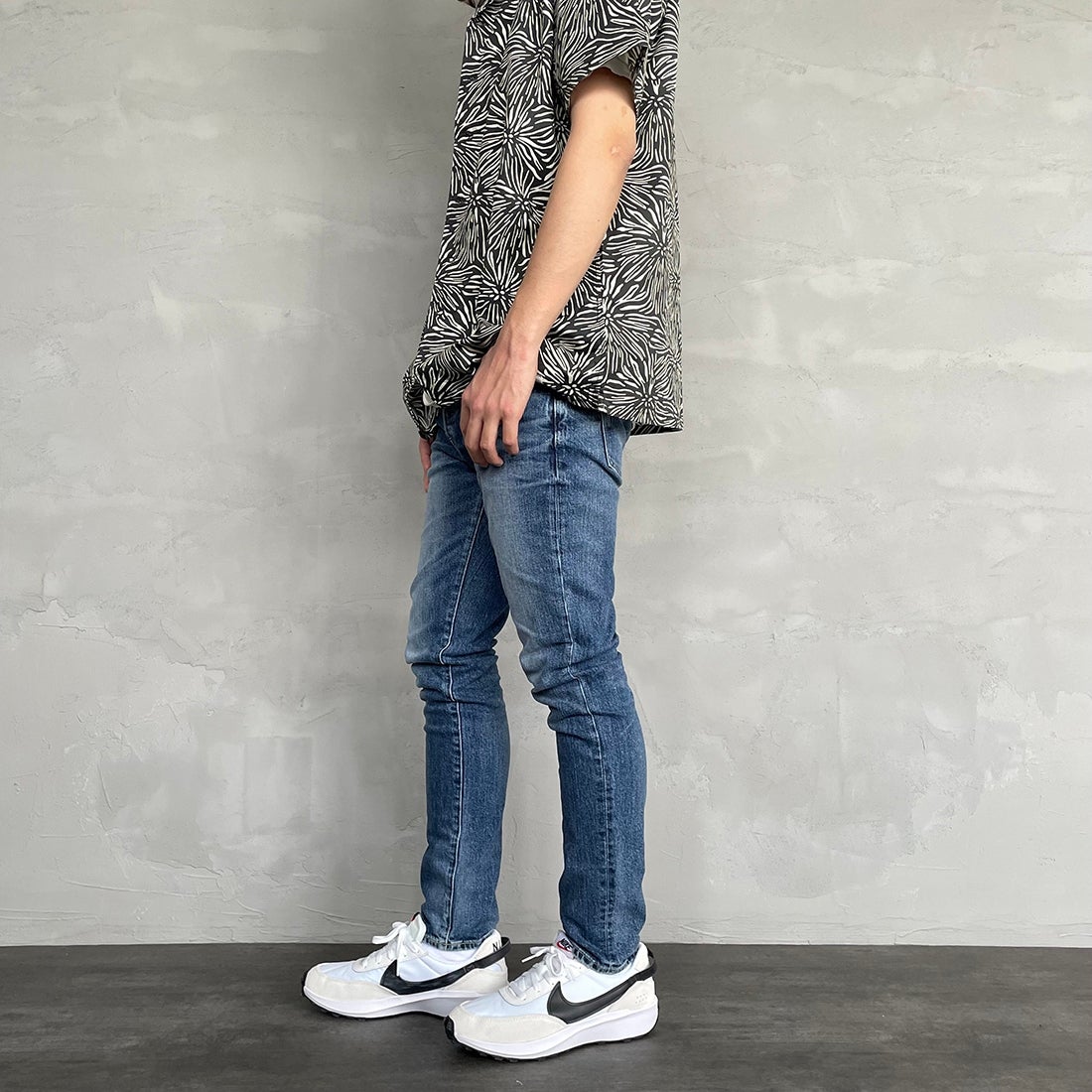 RED CARD TOKYO [レッドカード トーキョー] Rhythm スリムテーパードデニム [71786301VMD] K-VINT MID &&モデル身長：173cm 着用サイズ：29&&