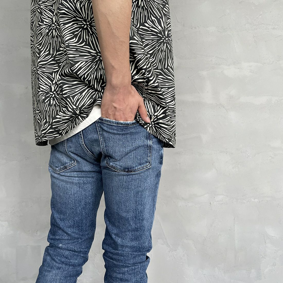 RED CARD TOKYO [レッドカード トーキョー] Rhythm スリムテーパードデニム [71786301VMD] K-VINT MID &&モデル身長：173cm 着用サイズ：29&&