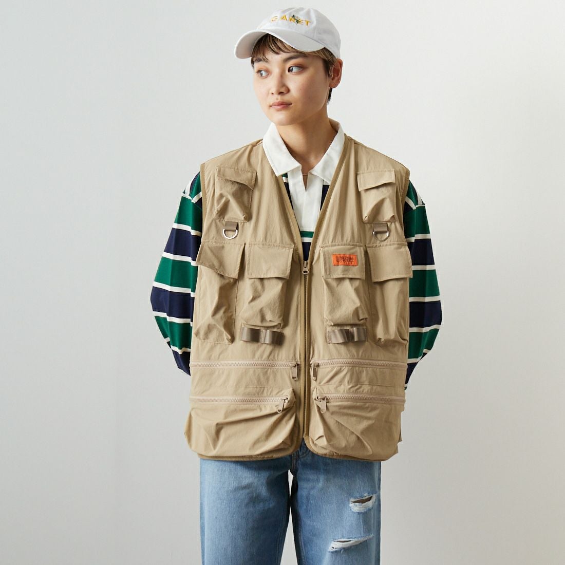 UNIVERSAL OVERALL [ユニバーサルオーバーオール] 別注 MAKINOガーデナーベスト [U2313404IN-JF] BEIGE &&モデル身長：160cm 着用サイズ：S&&