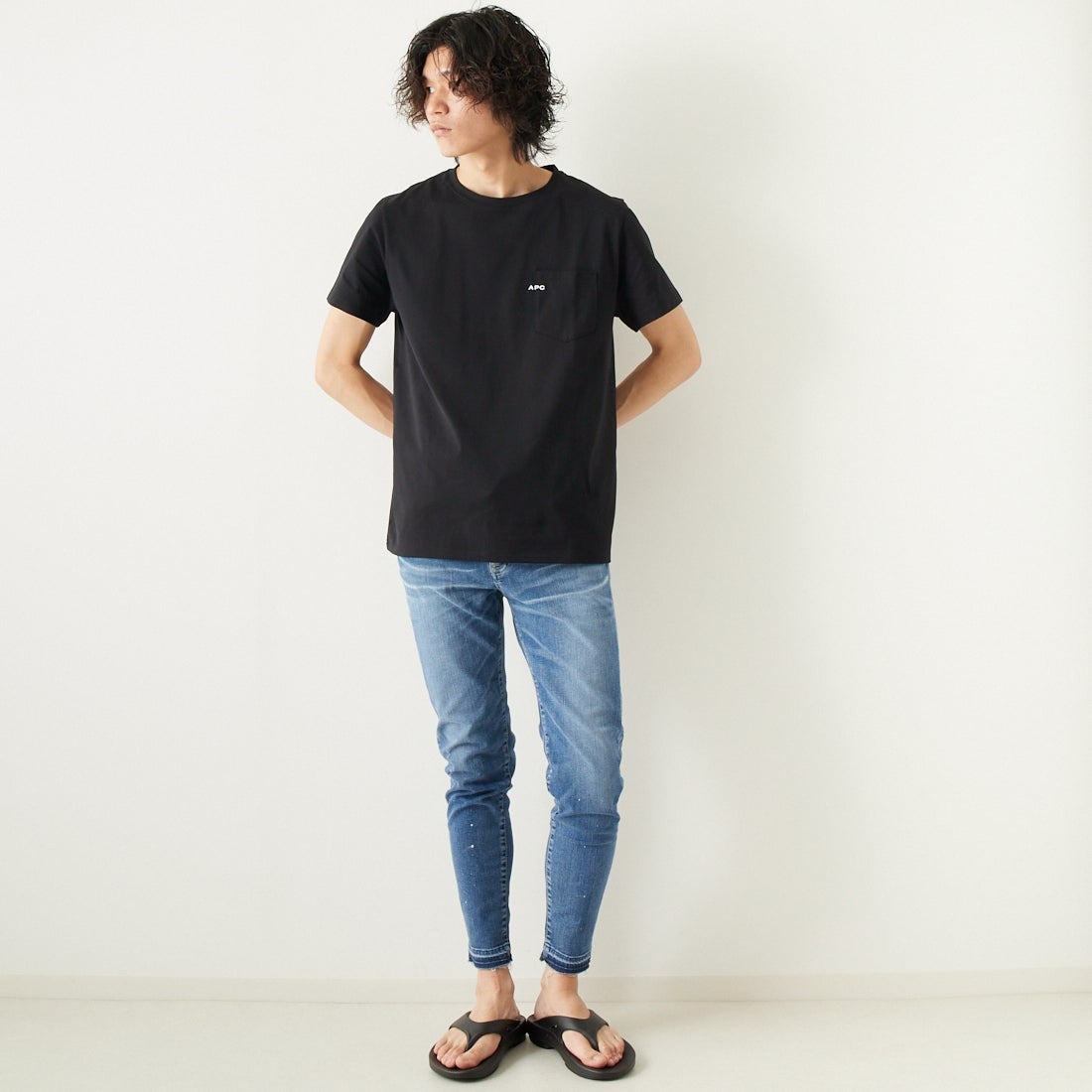 A.P.C. [アー・ペー・セー] ポケットTシャツ [POCKET-EMB-T] 99NOIR &&モデル身長：182cm 着用サイズ：L&&