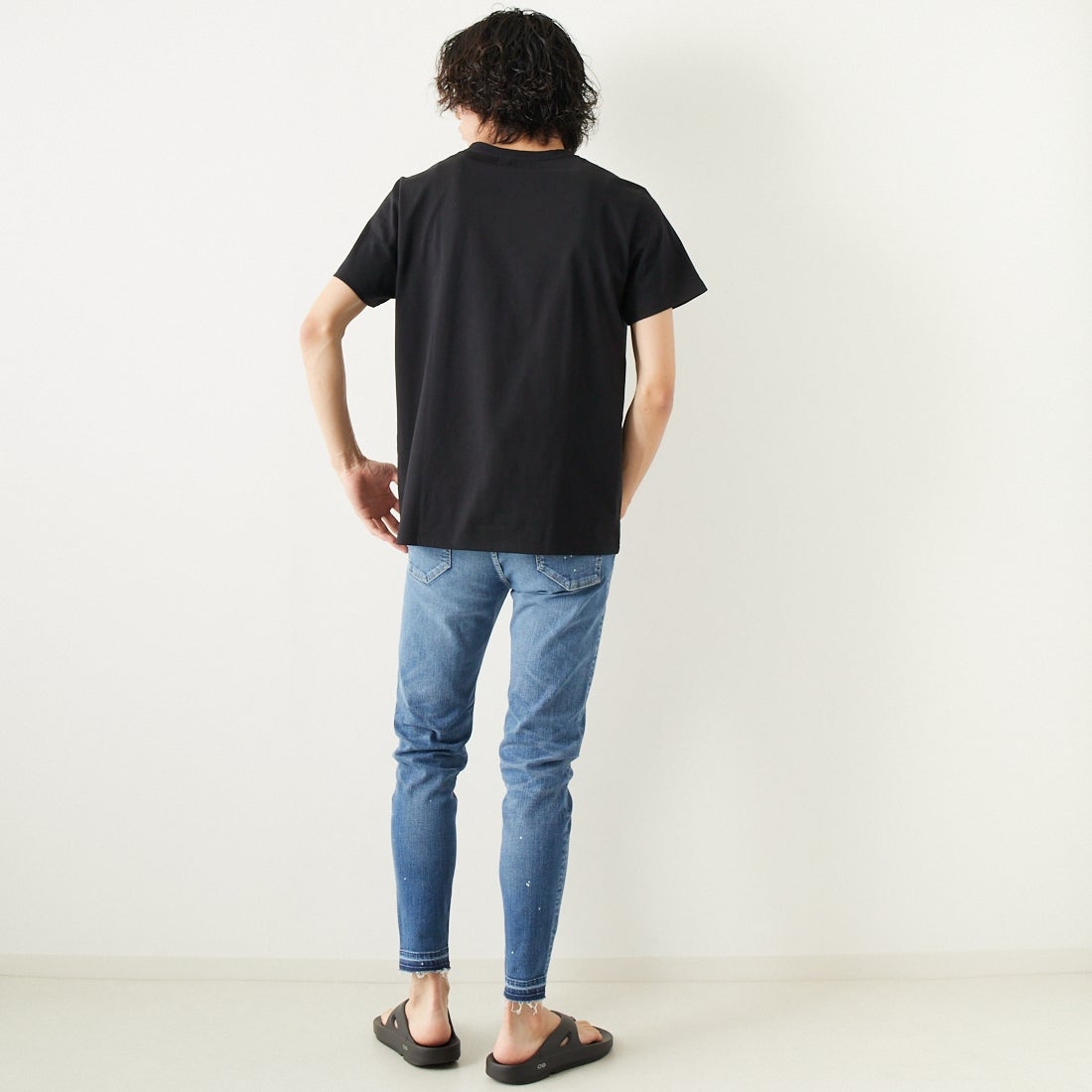 A.P.C. [アー・ペー・セー] ポケットTシャツ [POCKET-EMB-T] 99NOIR &&モデル身長：182cm 着用サイズ：L&&