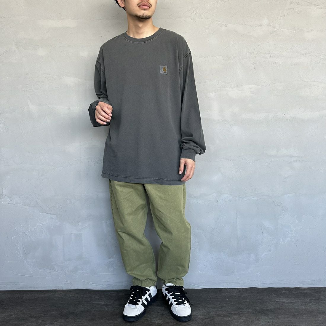 carhartt WIP [カーハートダブリューアイピー] ロングスリーブネルソンTシャツ [I029948] BLACK &&モデル身長：168cm 着用サイズ：L&&
