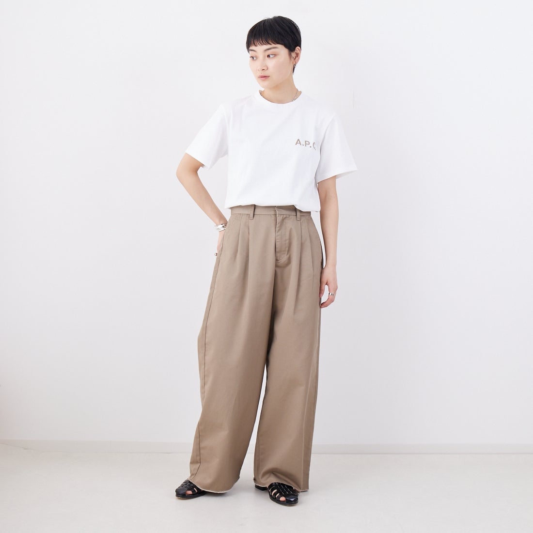 A.P.C. [アー・ペー・セー] 別注 ロゴ刺繍Tシャツ [BRODE-LOGO-JF