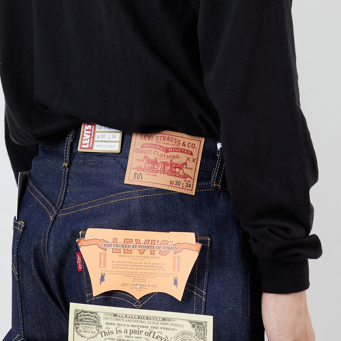 LEVI'S VINTAGE CLOTHING [リーバイス ヴィンテージ クロージング] 1966モデル 501 [66501-01] 46 RIGID &&モデル身長：179cm 着用サイズ：30&&