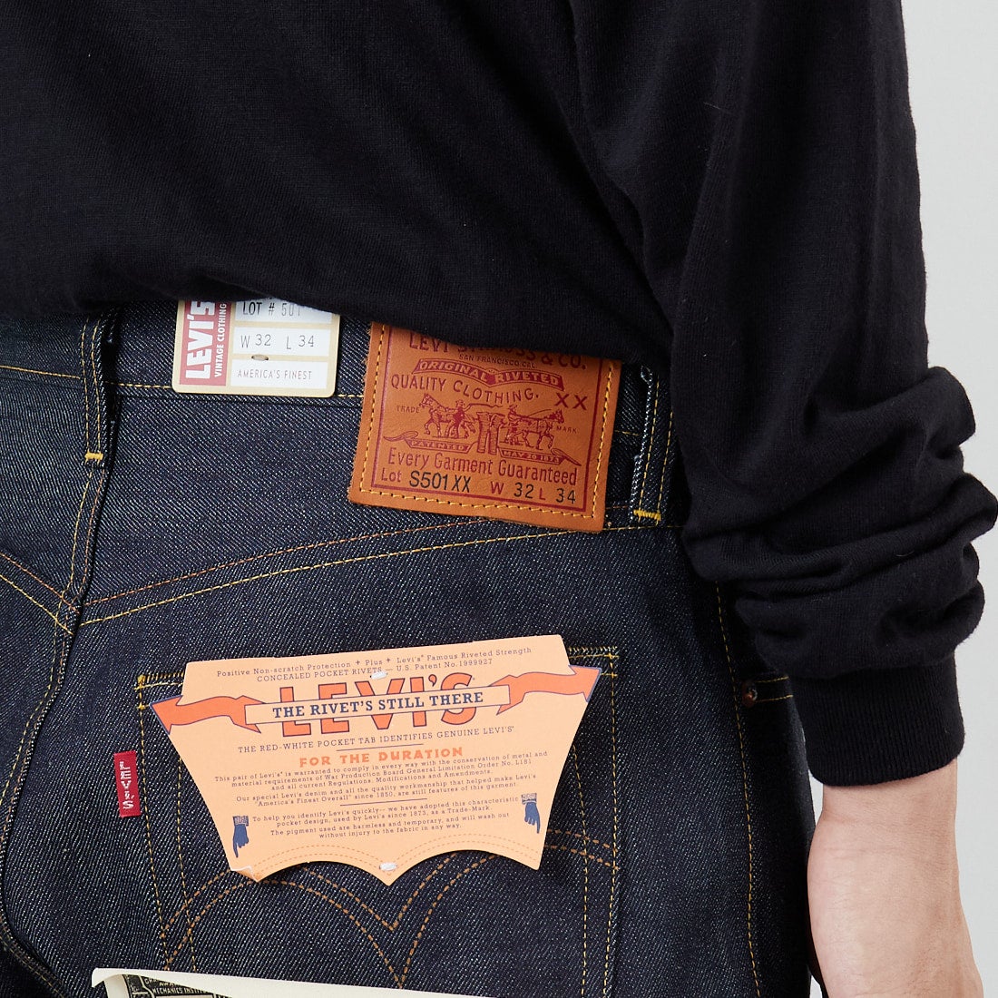 LEVIS Vintage Clothing [リーバイス ヴィンテージ クロージング] 1944モデル 501 [44501-00] 88 RIGID &&モデル身長：179cm 着用サイズ：32&&