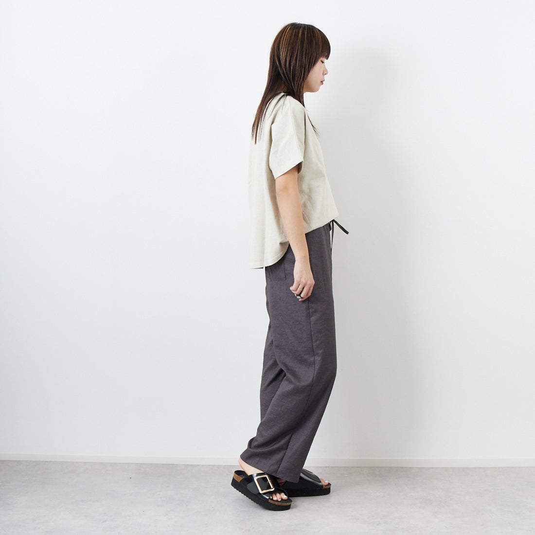 Jeans Factory Clothes [ジーンズファクトリークローズ] 杢調タンブラーツイルワイドパンツ [J-4402] 030 ﾁｬｺｰﾙ &&モデル身長：167cm 着用サイズ：38&&