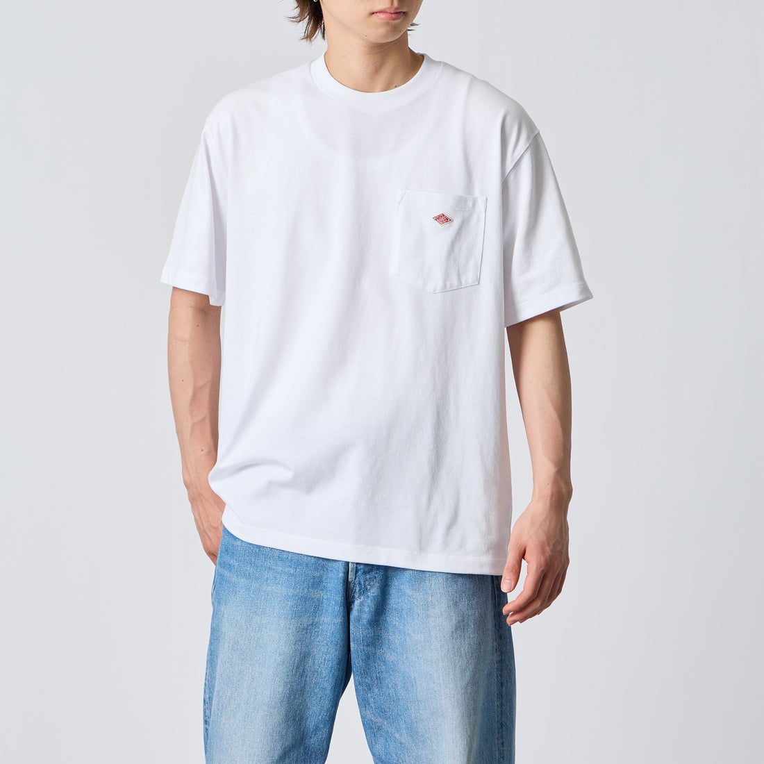 WHITE&&モデル身長：177cm 着用サイズ：XL&&