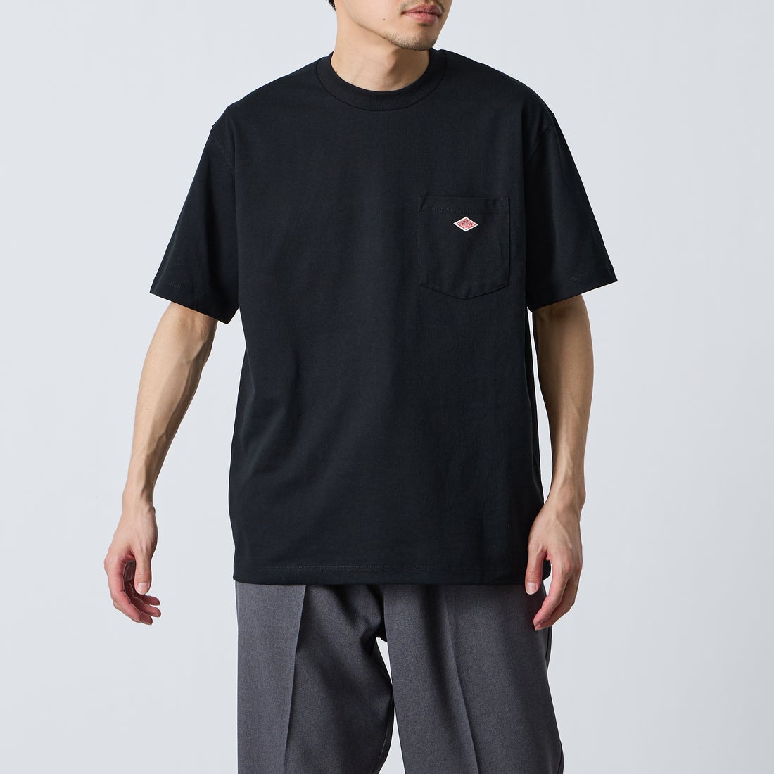 DANTON [ダントン] ソリッド ポケットTシャツ [DT-C0198TCB] BLACK &&モデル身長：168cm 着用サイズ：L&&