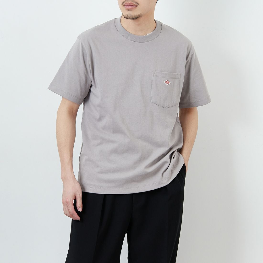 DANTON [ダントン] ソリッド ポケットTシャツ [DT-C0198TCB] LT.GREY &&モデル身長：168cm 着用サイズ：S&&