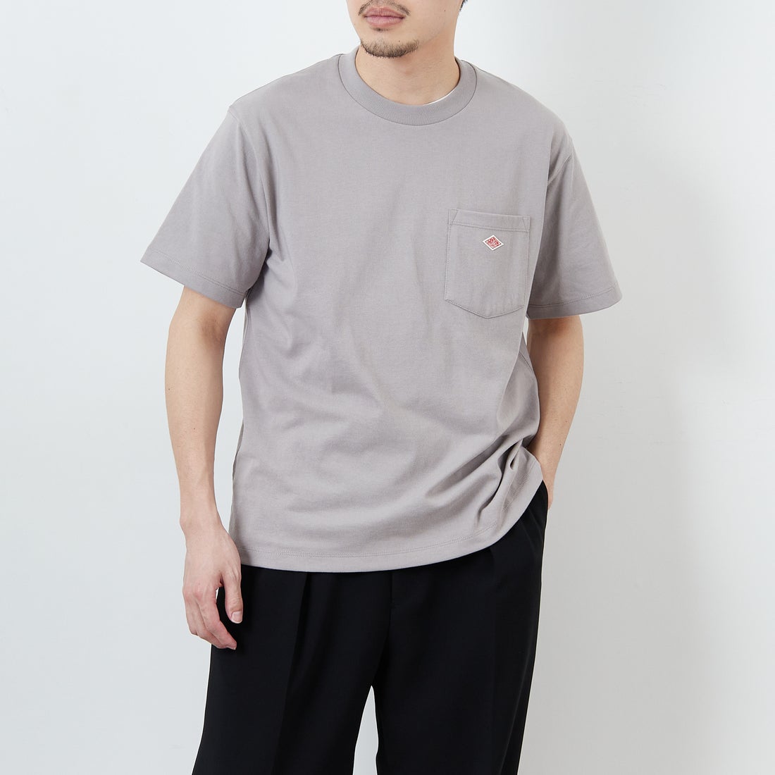 DANTON [ダントン] ソリッド ポケットTシャツ [DT-C0198TCB] LT.GREY &&モデル身長：168cm 着用サイズ：S&&