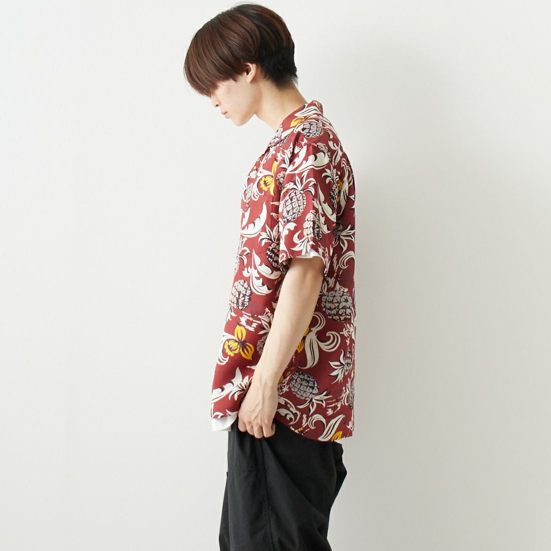 SUN SURF [サンサーフ] レーヨンハワイアンシャツ [SS39022] 138 BROWN &&モデル身長：169cm 着用サイズ：XL&&