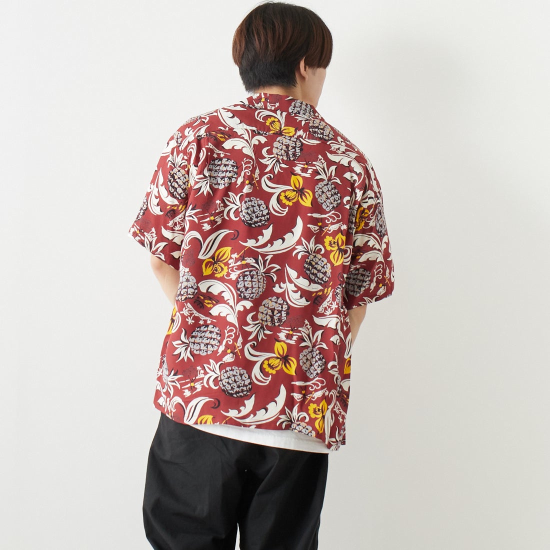 SUN SURF [サンサーフ] レーヨンハワイアンシャツ [SS39022] 138 BROWN &&モデル身長：169cm 着用サイズ：XL&&