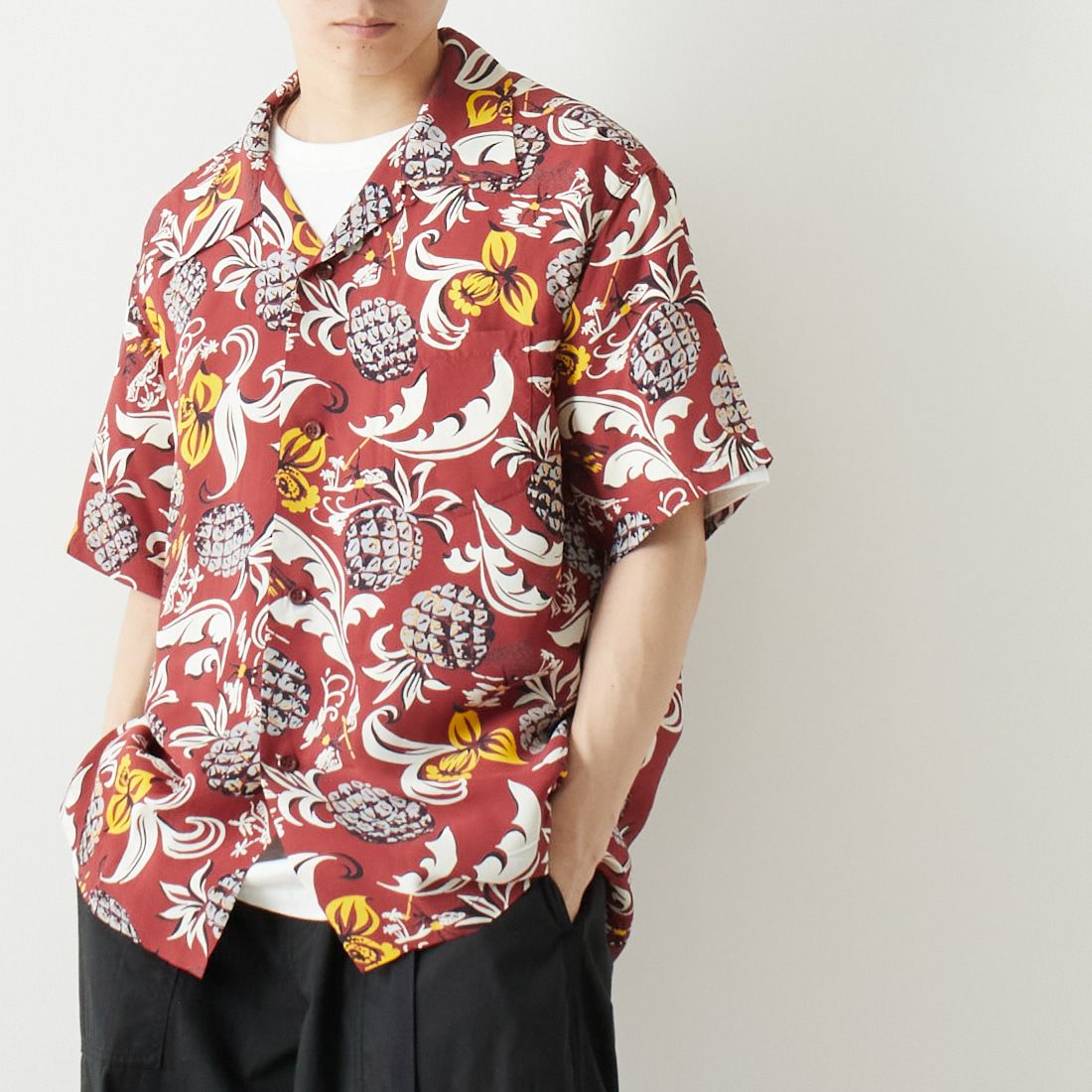 SUN SURF [サンサーフ] レーヨンハワイアンシャツ [SS39022] 138 BROWN &&モデル身長：169cm 着用サイズ：XL&&