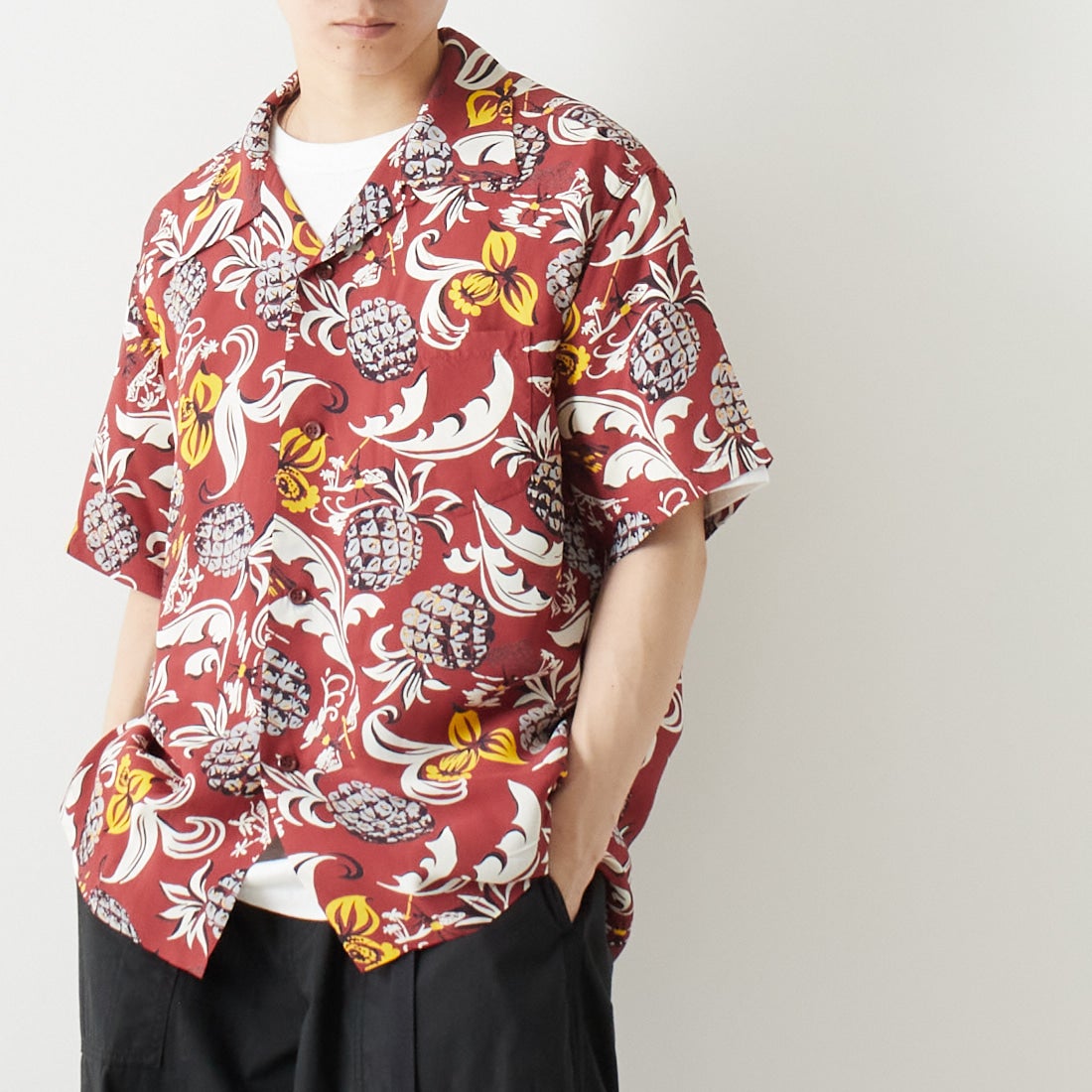 SUN SURF [サンサーフ] レーヨンハワイアンシャツ [SS39022] 138 BROWN &&モデル身長：169cm 着用サイズ：XL&&