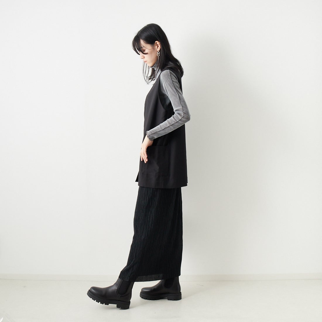 ALLUMER [アリュメール] コットンレーヨンミドルレングスジレ [8254615] 700 BLACK
