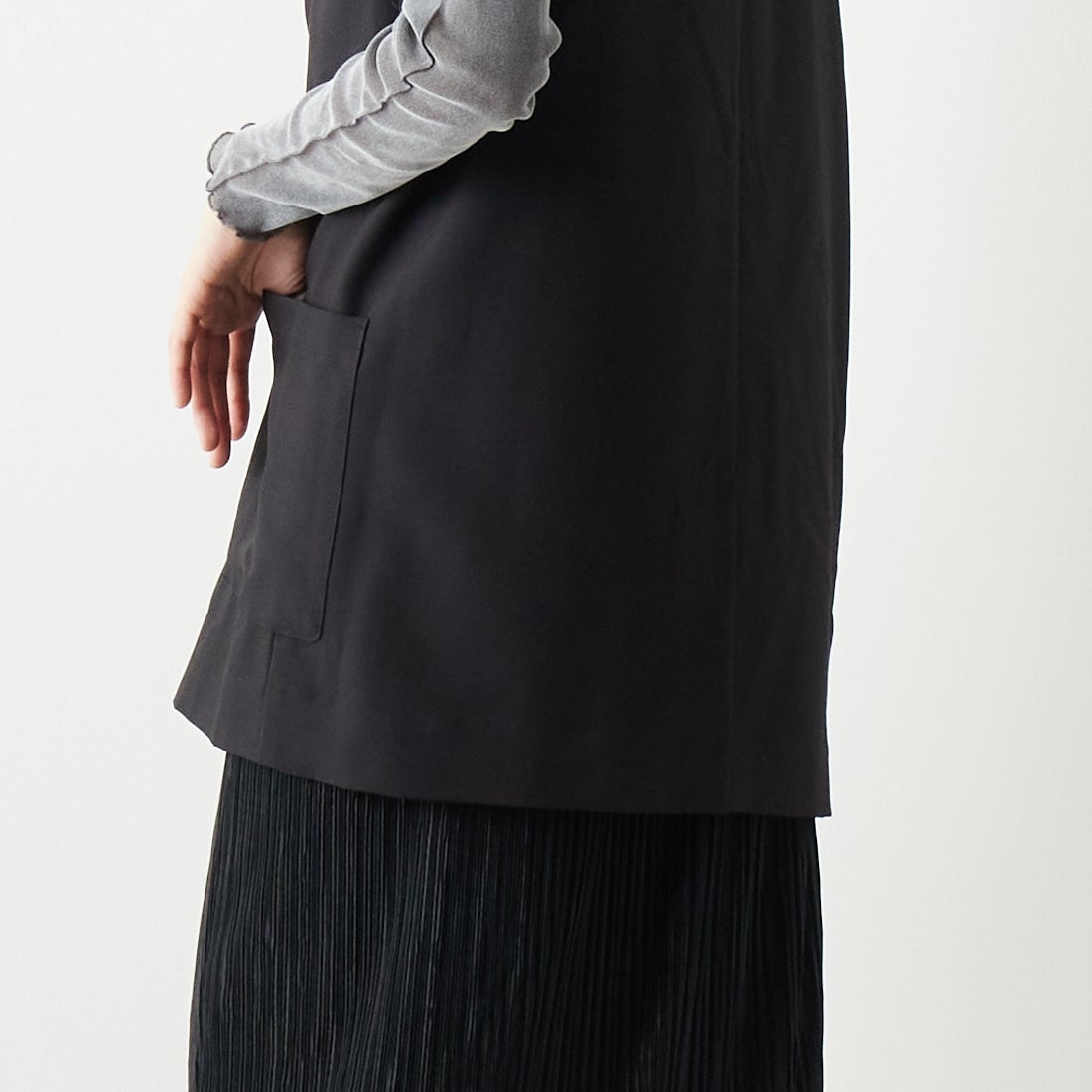 ALLUMER [アリュメール] コットンレーヨンミドルレングスジレ [8254615] 700 BLACK
