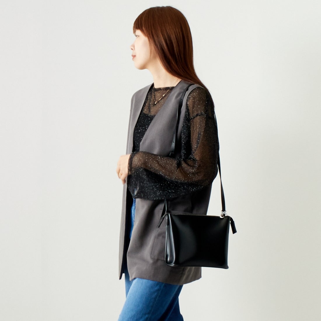 ALLUMER [アリュメール] コットンレーヨンミドルレングスジレ [8254615] 805 CHARCO &&モデル身長：167cm 着用サイズ：1&&