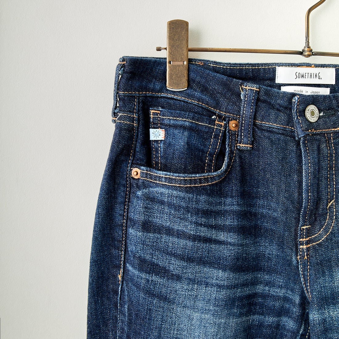 SOMETHING [サムシング] テーパードストレートデニムパンツ [SKY38] 226 D.BLUE