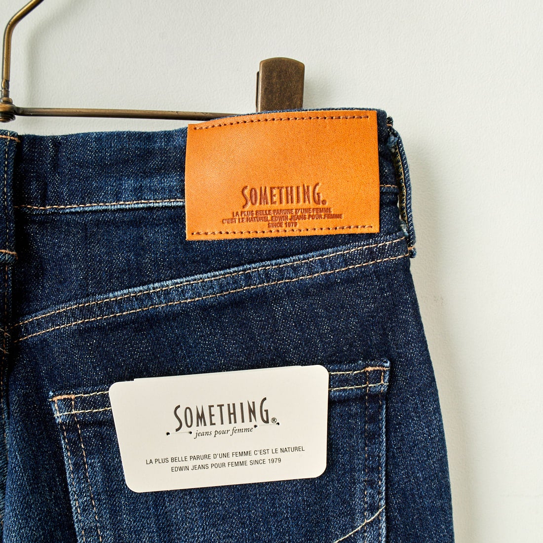 SOMETHING [サムシング] テーパードストレートデニムパンツ [SKY38] 226 D.BLUE