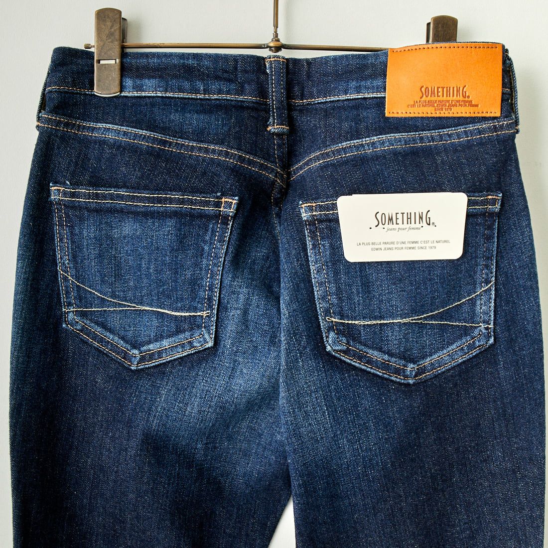 SOMETHING [サムシング] テーパードストレートデニムパンツ [SKY38] 226 D.BLUE
