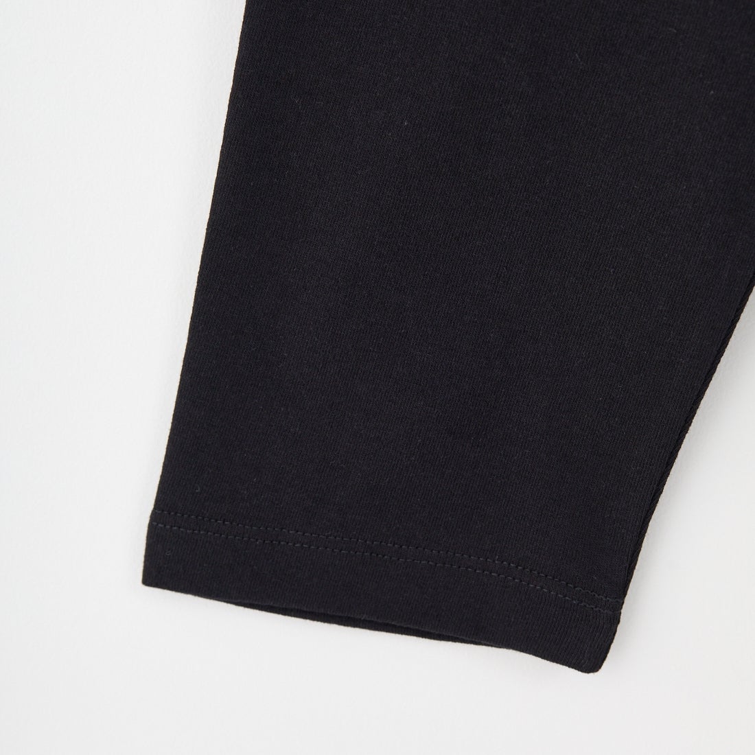 A.P.C. [アー・ペー・セー] ロゴ刺繍 ロングスリーブTシャツ [RUE-MADAME-H-MANCHES] 99 NOIR