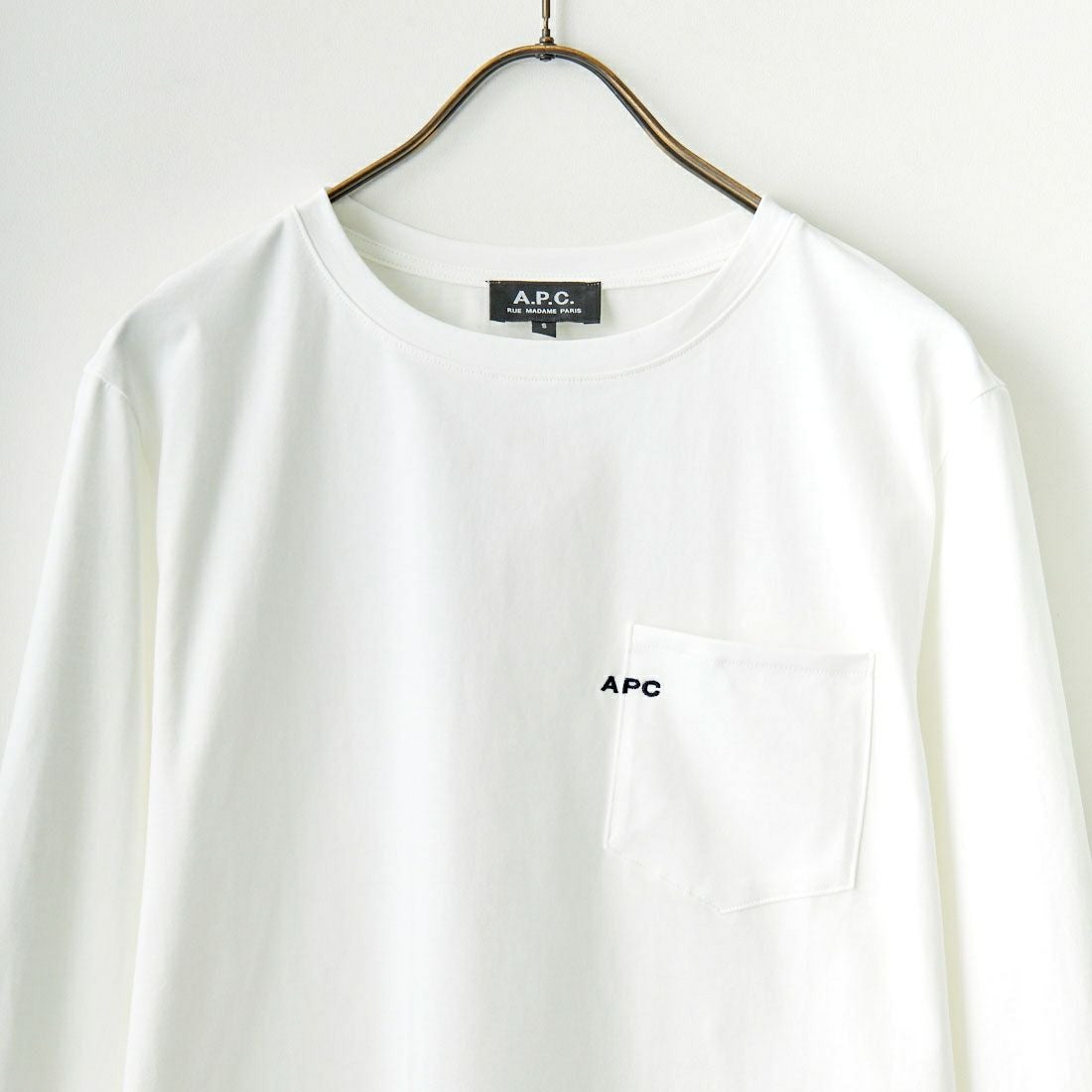 A.P.C. [アー・ペー・セー] ロゴ刺繍 長袖ポケットTシャツ [POCKET-EMB-T] 90 BLANC