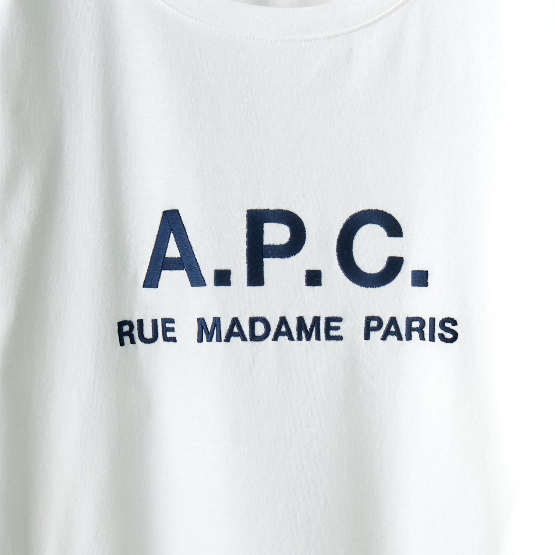 A.P.C. [アー・ペー・セー] ロゴ刺繍 ロングスリーブTシャツ [RUE-MADAME-H-MANCHES] 90 BLANC