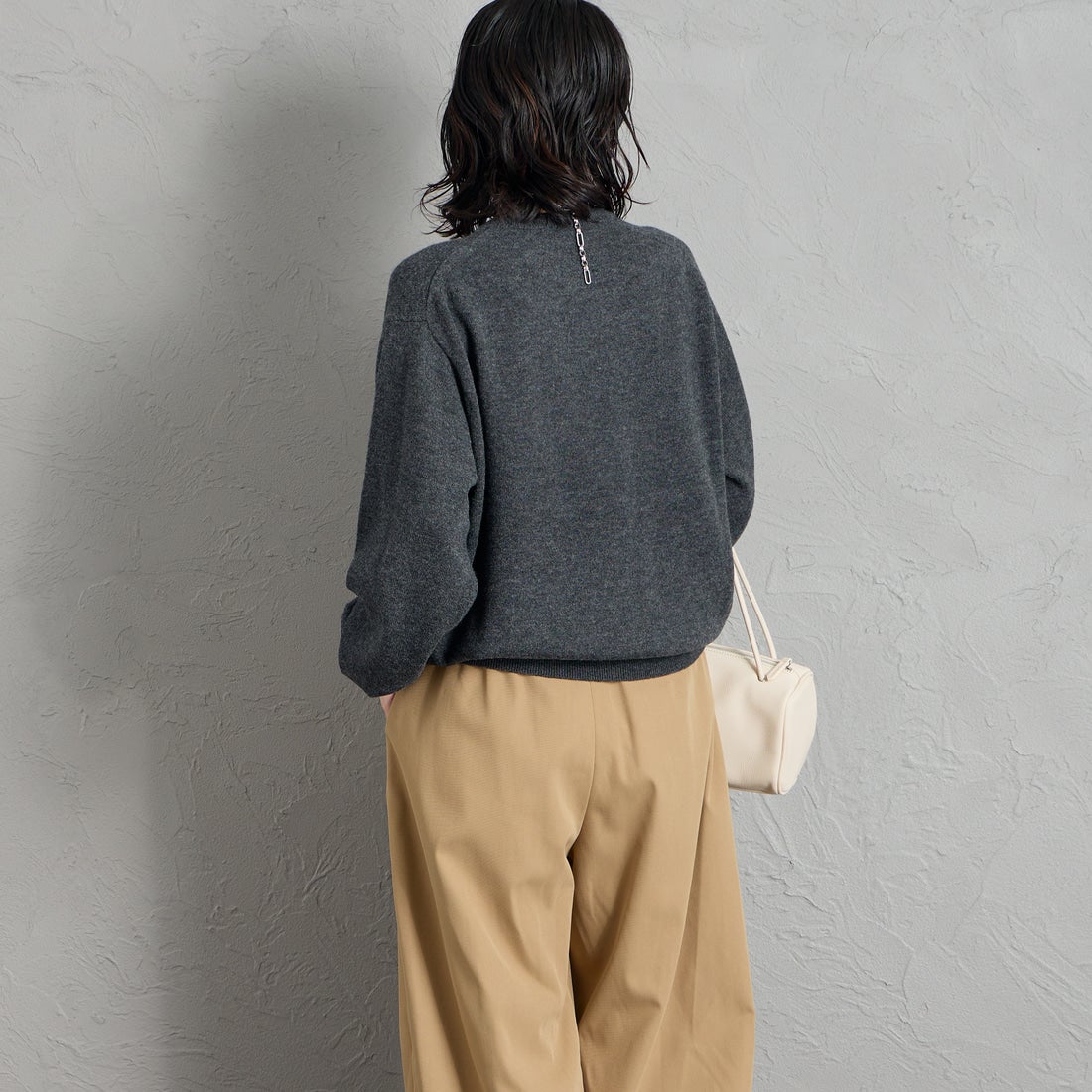 DANTON [ダントン] クルーネックプルオーバーニット [DT-D0027LMW] CARBON &&モデル身長：160cm 着用サイズ：38&&