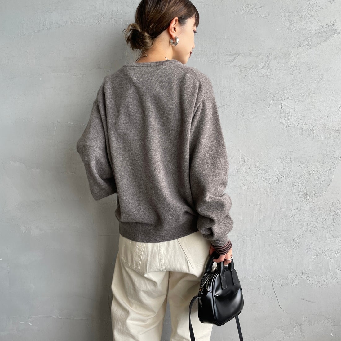 DANTON [ダントン] クルーネックプルオーバーニット [DT-D0027LMW] TAUPE &&モデル身長：150cm 着用サイズ：38&&