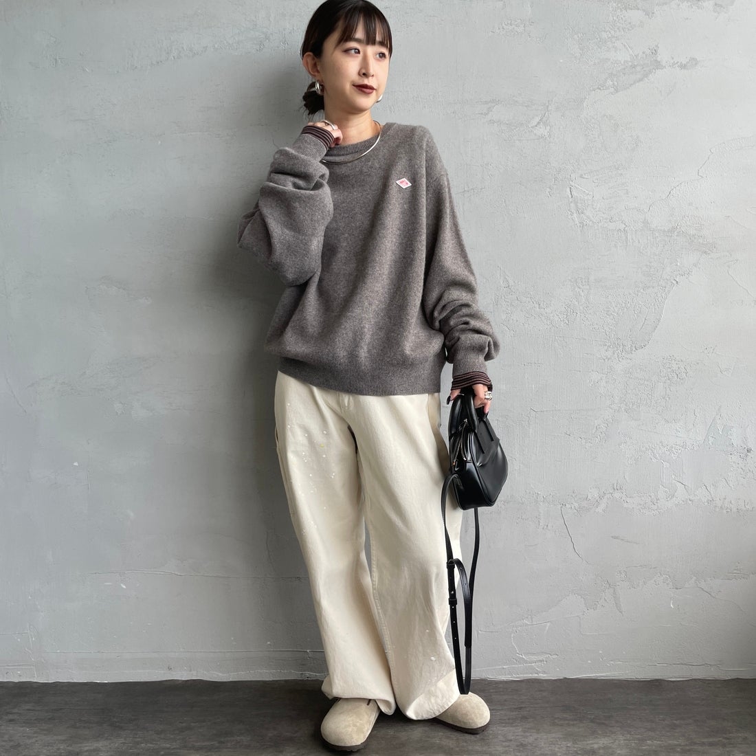 DANTON [ダントン] クルーネックプルオーバーニット [DT-D0027LMW] TAUPE &&モデル身長：150cm 着用サイズ：38&&