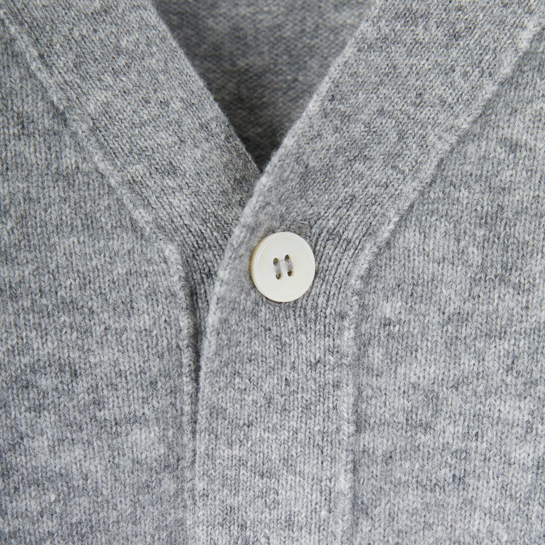 DANTON [ダントン] ラムウール Vネックカーディガン [DT-D0030LMW] LT.GREY