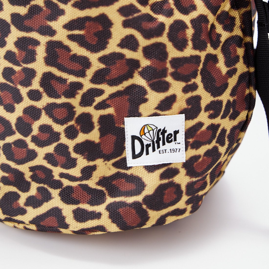 Drifter [ドリフター] ドローストリングポーチ [DFV1200] 77 LEOPARD