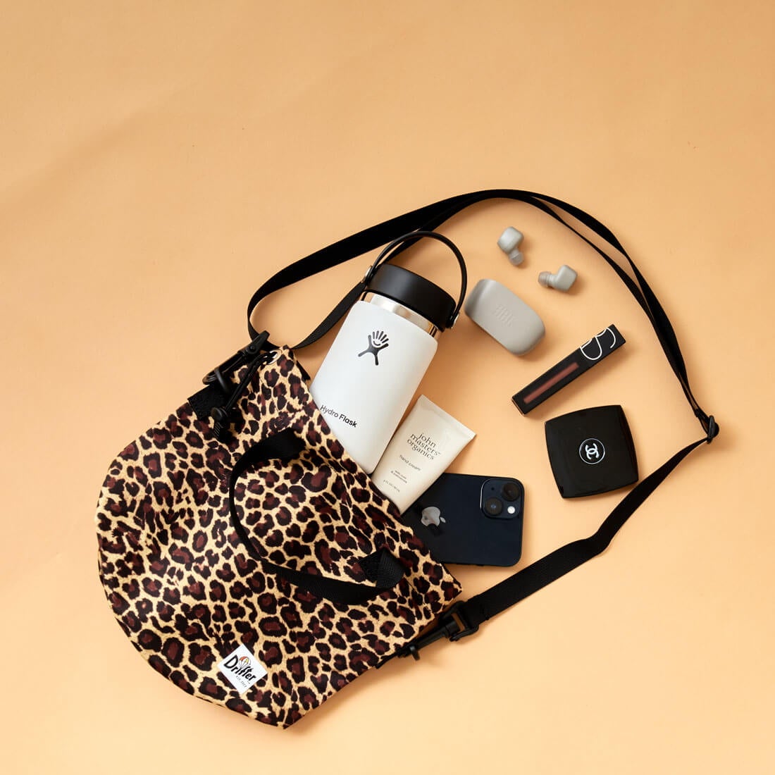 Drifter [ドリフター] ドローストリングポーチ [DFV1200] 77 LEOPARD