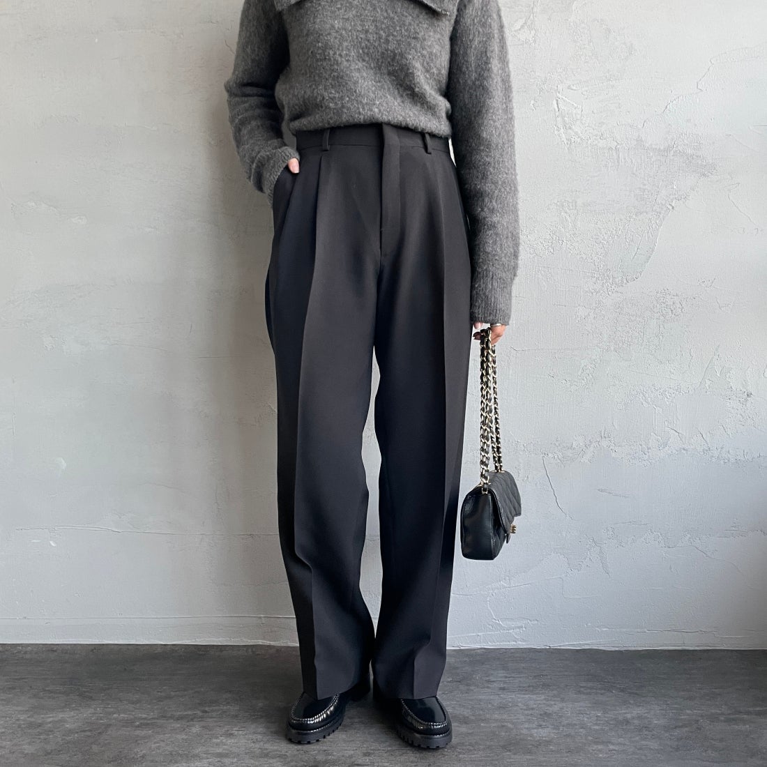 THE SHINZONE [ザ シンゾーン] クライスラーパンツ [21AMSPA01] 07 BLACK&&モデル身長：156cm 着用サイズ：32&&