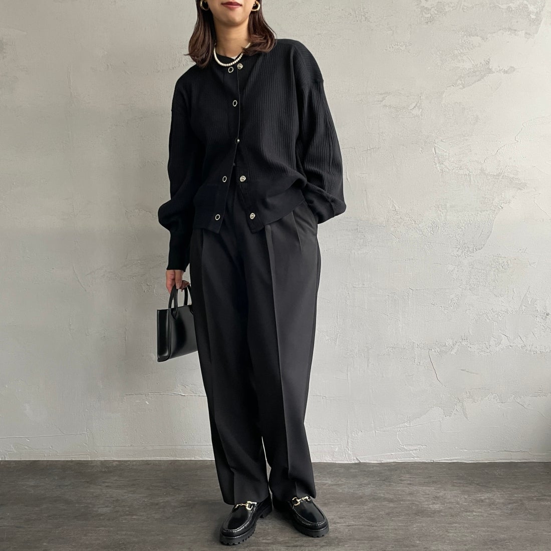 THE SHINZONE [ザ シンゾーン] クライスラーパンツ [21AMSPA01] 07 BLACK&&モデル身長：163cm 着用サイズ：32&&